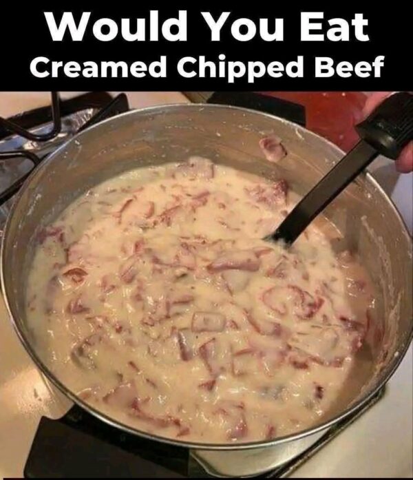 Classic Creamed Chipped Beef on Toast