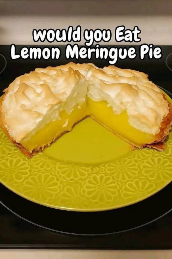 HOMEMADE LEMON MERINGUE PIE
