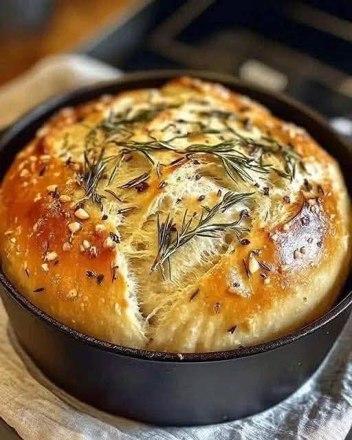 Rustic No-Knead Rosemary Garlic Bread